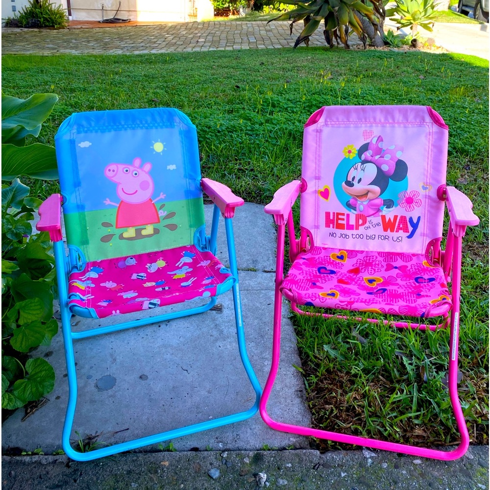 Toddler beach chairs. Peppa and Minnie!
